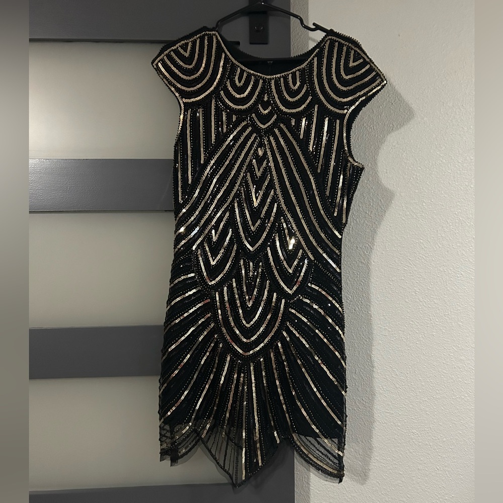 Black and gold beaded/sequined flapper dress. XL. Worn once. Excellent condition